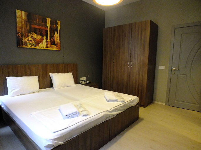 Room 5, Gayret Apartment, Beyoğlu