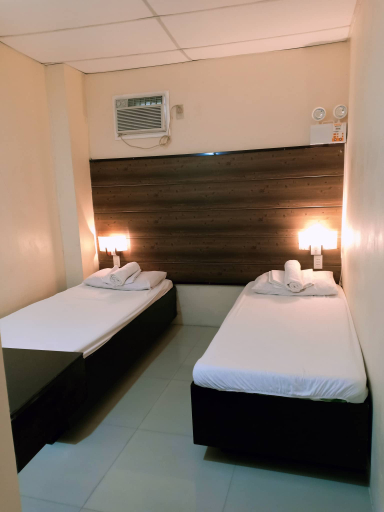 Bedroom 4, Anton's Inn, Balanga City