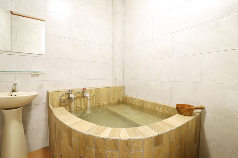 Bathroom 4, Phoenix Pavilion Hot Spring Hotel, Taipei City