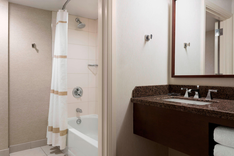 Bathroom 4, Cleveland Marriott Downtown at Key Tower, Cuyahoga