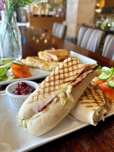Food & Drinks 5, The Dolphin SA1 Hotel, Swansea