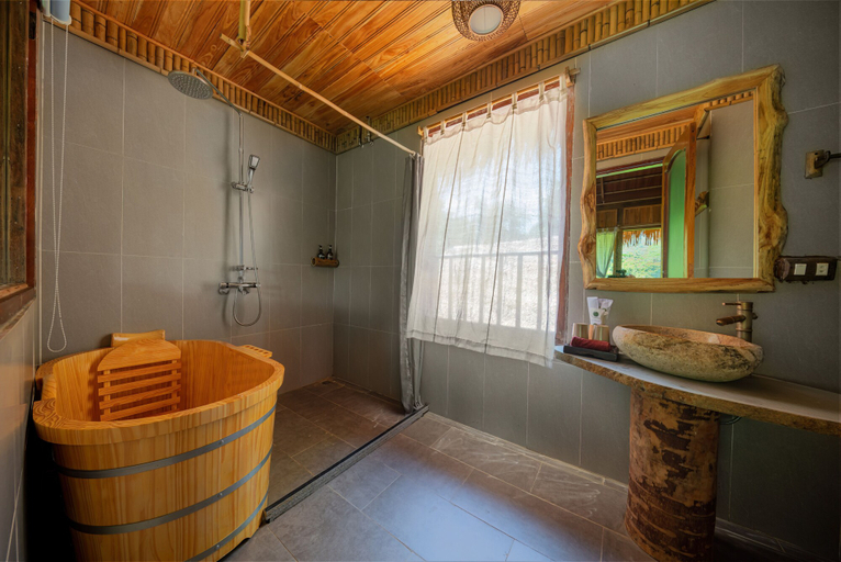 Bathroom 3, Puluong Luna Resort, Bá Thước