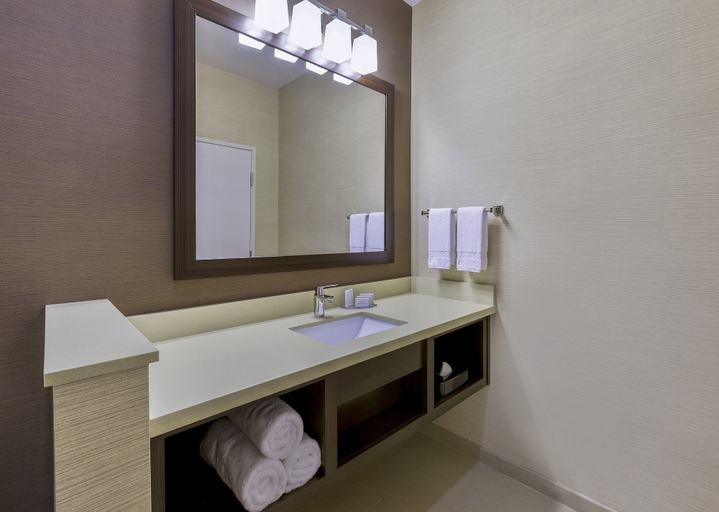 Bathroom 5, Fairfield Inn & Suites Riverside Corona/Norco, Riverside