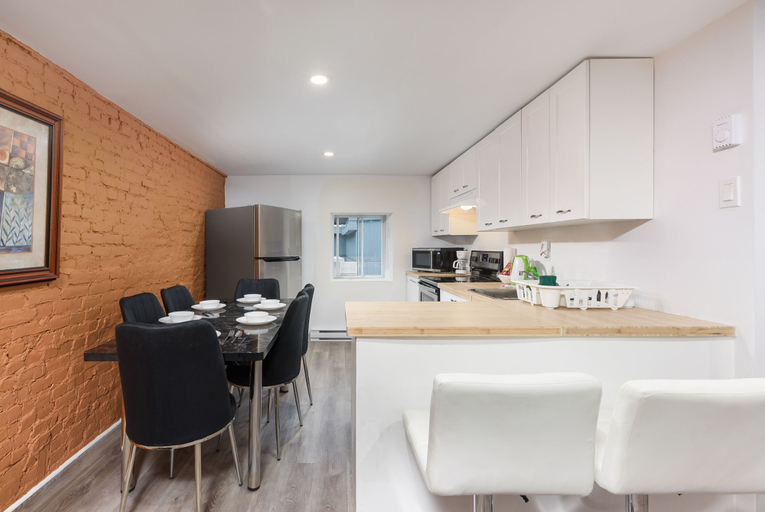 Others 4, 3 Bedroom Loft in Downtown Free parking, Montréal