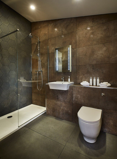 Bathroom 3, Ardcana, Highland