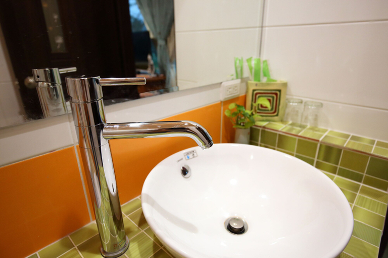 Bathroom 5, The Wonderland B&B, Hualien