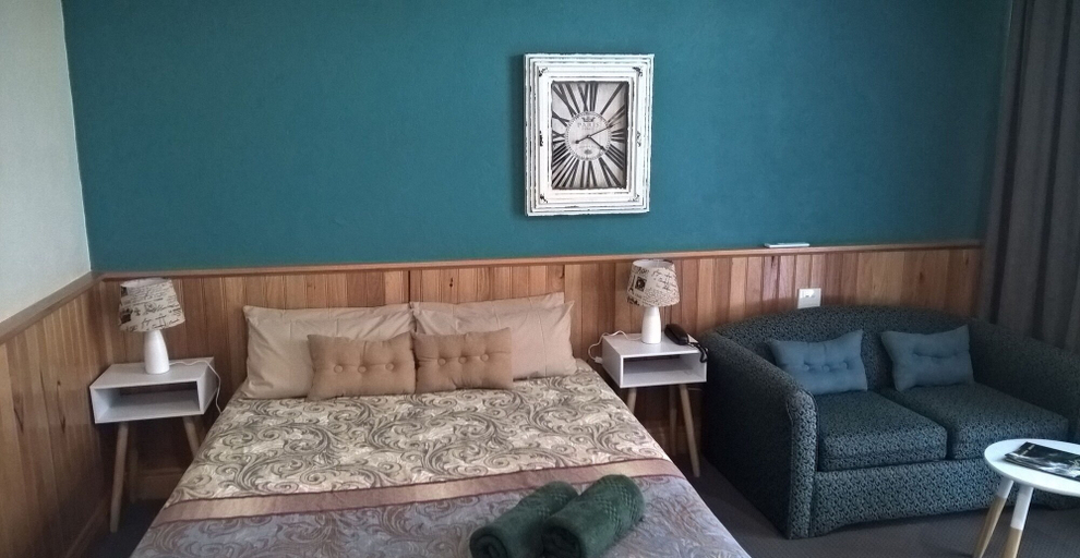 Others 4, Moe Motor Inn, Latrobe - Moe