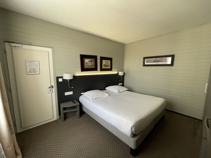 Bedroom 3, Hotel SPA Piscine le Petit Castel, Eure