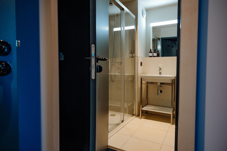 Bathroom 5, ibis Styles Bordeaux Lac Bruges, Gironde