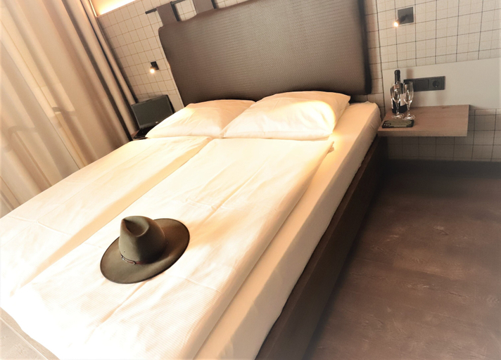 Bedroom 2, FreshSuites & Bar, Dachau
