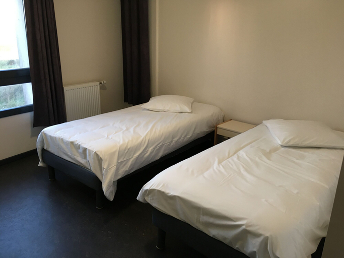 Bedroom 2, L'Escale, Nord