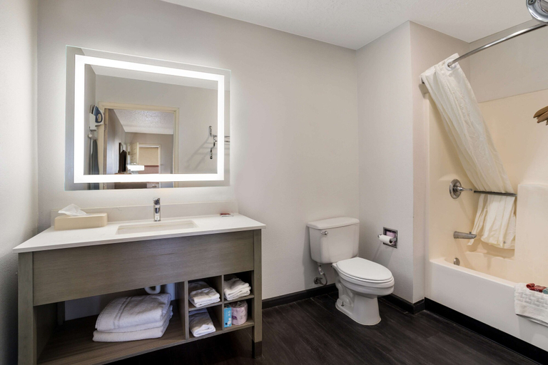 Bathroom 4, SureStay Hotel by Best Western Grants, Cibola