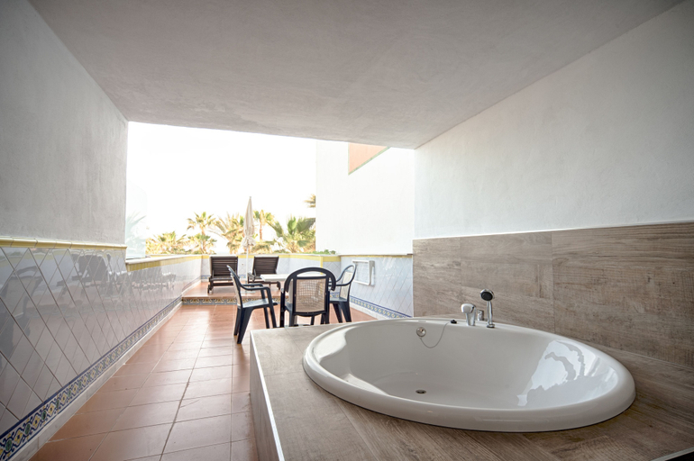 Bathroom 5, Playavera Hotel - Naturist Friendly, Almería