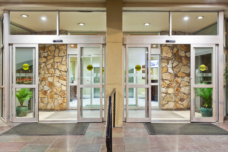 Exterior & Views 2, Holiday Inn CHARLESTON-RIVERVIEW by IHG, Charleston