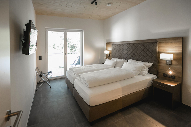 Bedroom 3, Hotel Stroblerhof, Salzburg Umgebung