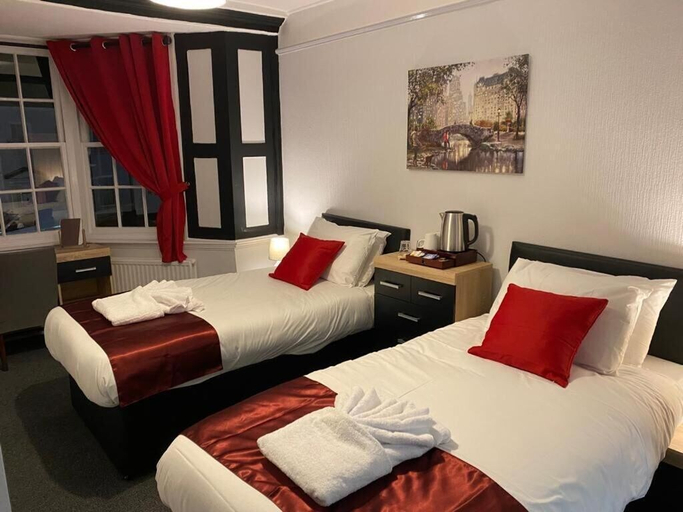 Bedroom 2, THE BUGLE HOTEL, Hampshire