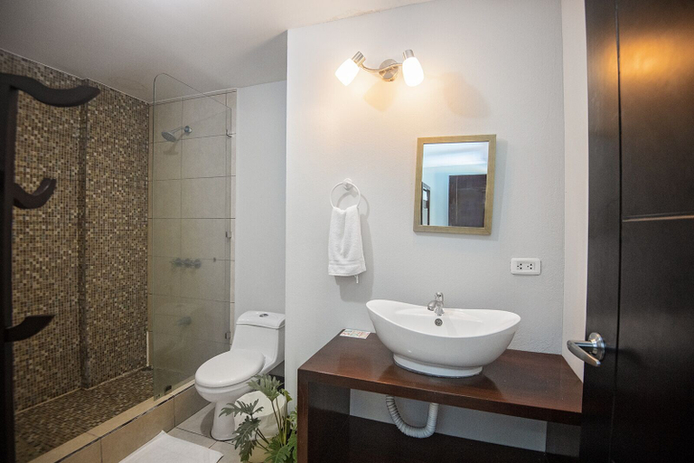 Bathroom 3, Encanto Del Mar, Garabito