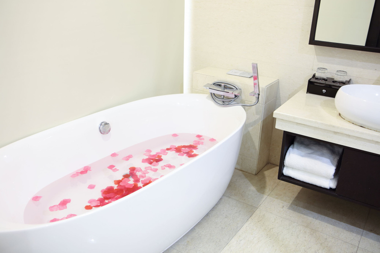 Bathroom 4, Junyue Internation Hotel, Dongguan