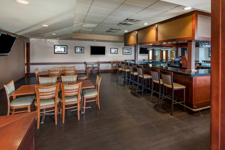 Food & Drinks 5, Holiday Inn BANGOR by IHG, Penobscot