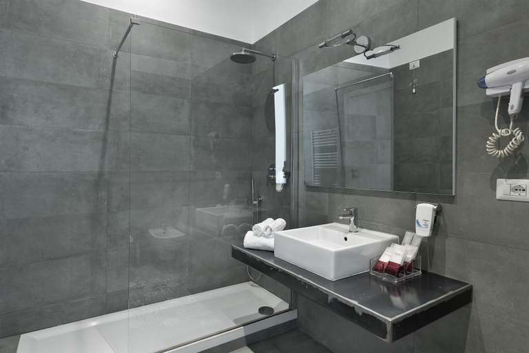 Bathroom 5, Da Me Suites, Roma