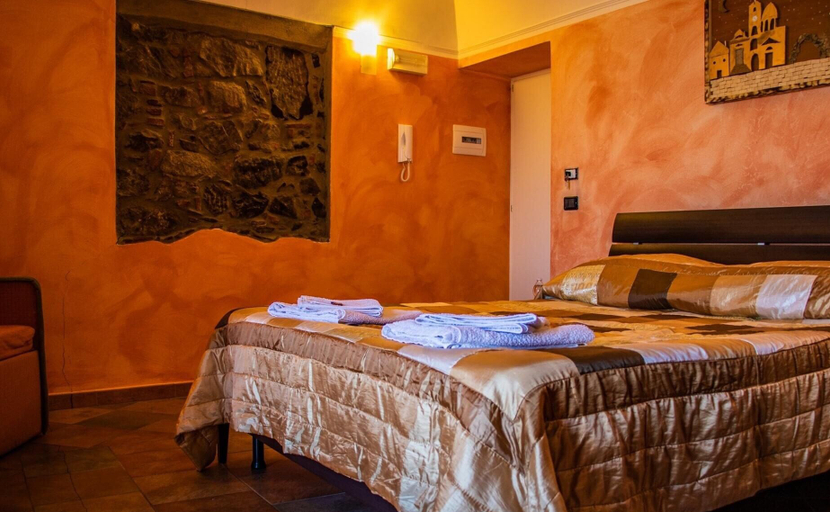 Bedroom 2, B&B al centro storico, Enna