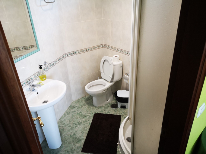 Bathroom 3, Hostal Louro, Pontevedra