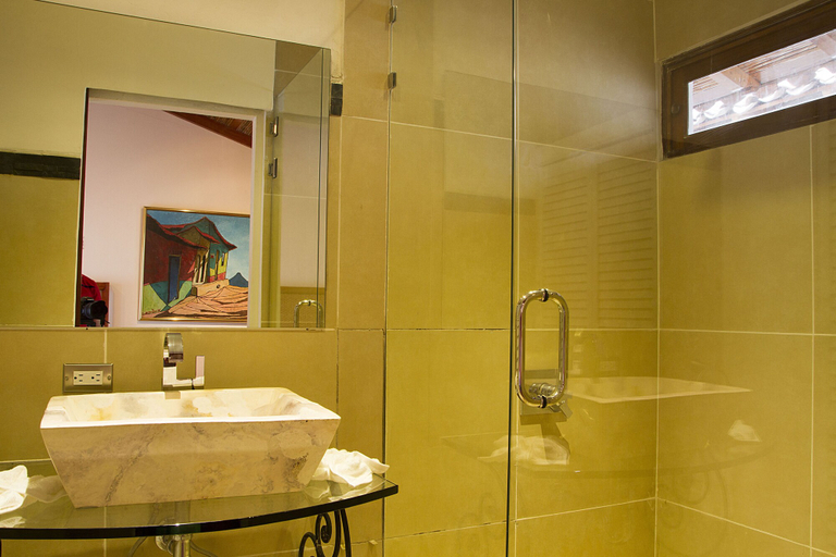 Bathroom 3, Estrada Hotel & Bistro, Granada