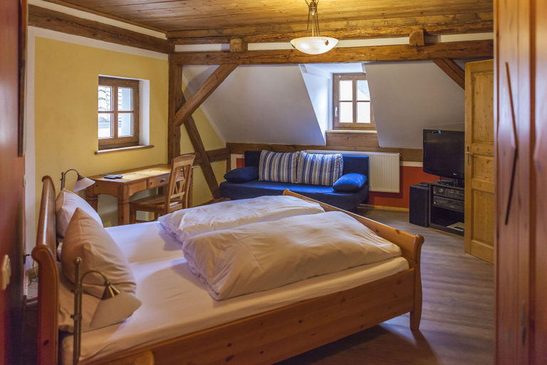 Bedroom 4, Landhotel Kahrmühle, Neustadt an der Waldnaab