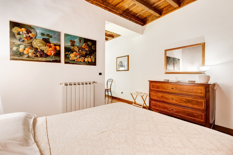Others 4, Historical Apartment near Spanish Steps, Rome