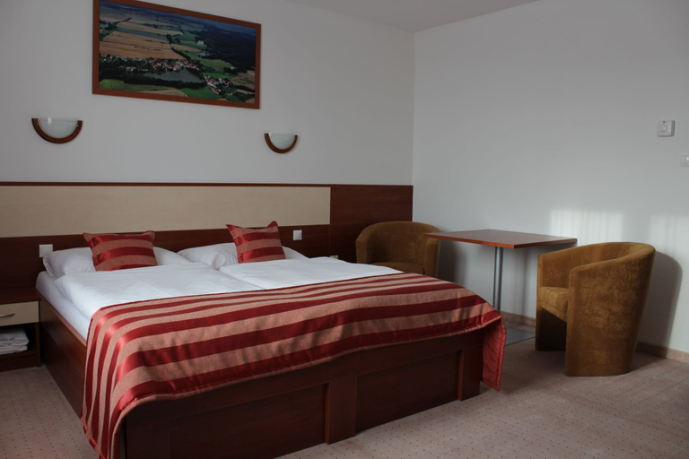 Bedroom 2, Hotel Auto Jas, Nitra