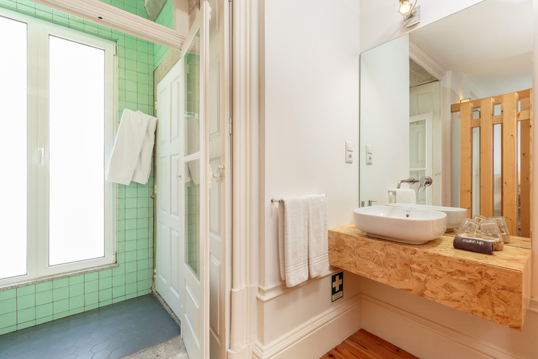 Bathroom 3, YOUROPO - Stories, Porto