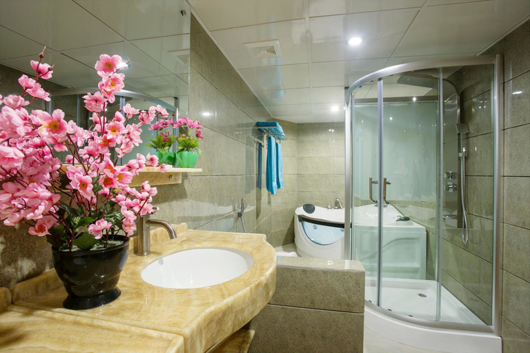 Bathroom 5, Hotel Noorjahan Grand, Sylhet