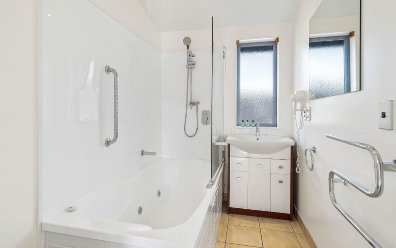 Bathroom 4, Kaikoura Waterfront Apartments, Kaikoura