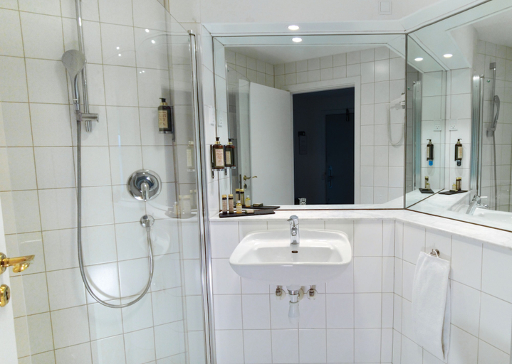 Bathroom 5, Hotel Marina, Rudersdal