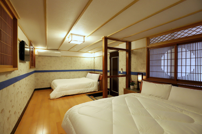 Bedroom 3, Phoenix Pavilion Hot Spring Hotel, Taipei City