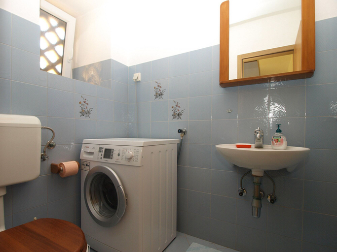 Bathroom 3, House 1896, Marčana