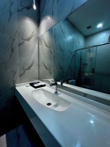 Bathroom 4, Tauke Khan Plaza, Shymkent