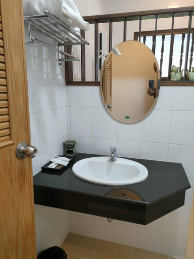 Bathroom 4, Apirata Resort, Muang Nan
