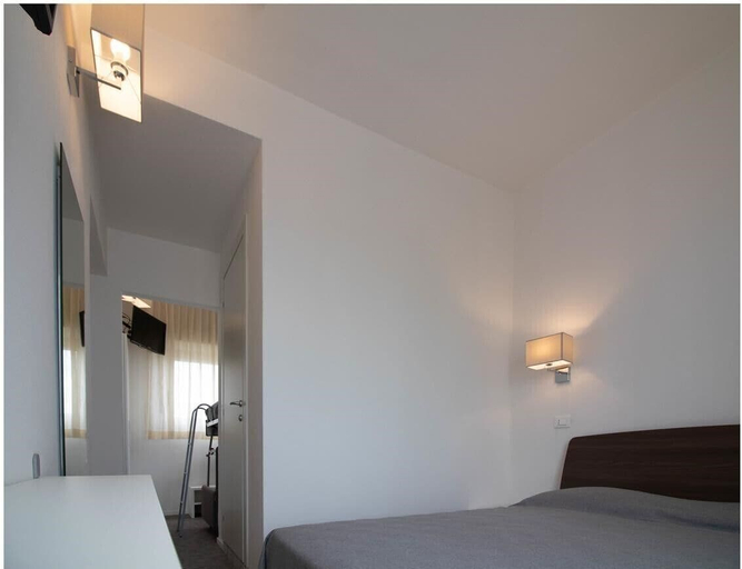 Bedroom 3, Hotel Caraibi, Ravenna