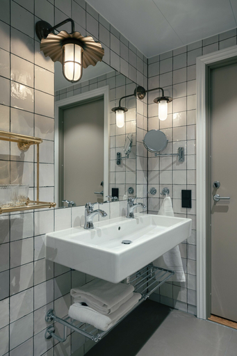 Bathroom 3, Liseberg Grand Curiosa Hotel, Göteborg