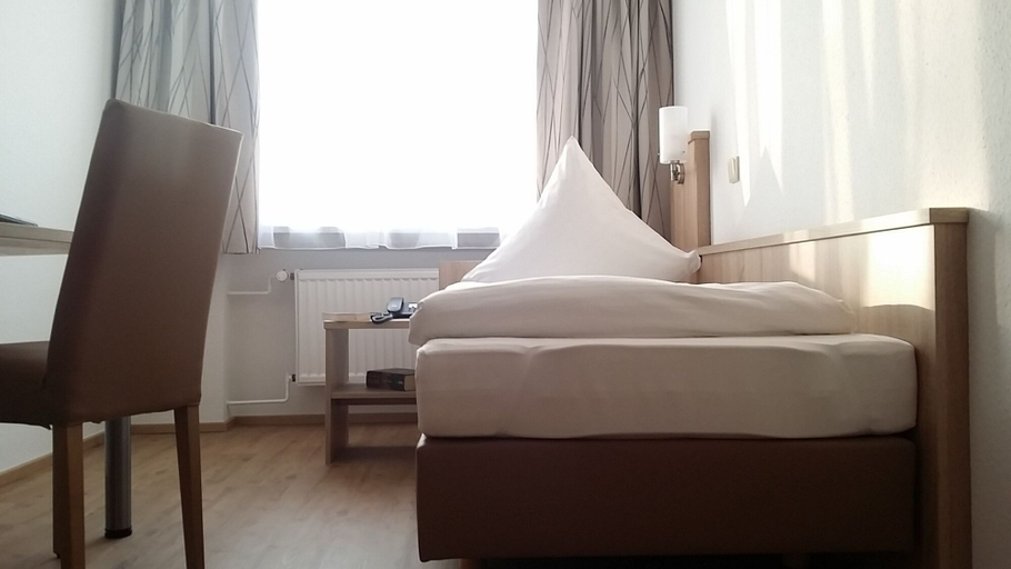 Bedroom 2, Hotel Restaurant Rheinkrone Koblenz, Koblenz