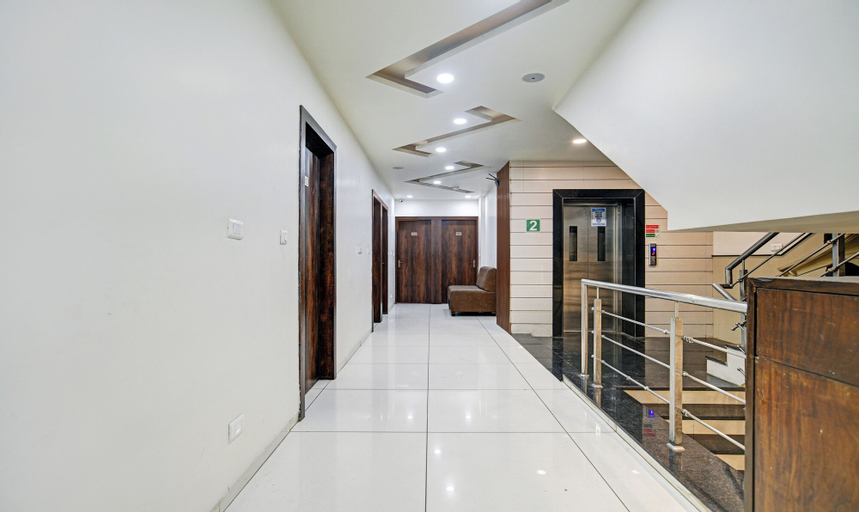 Itsy By Treebo - Ospite, Surat