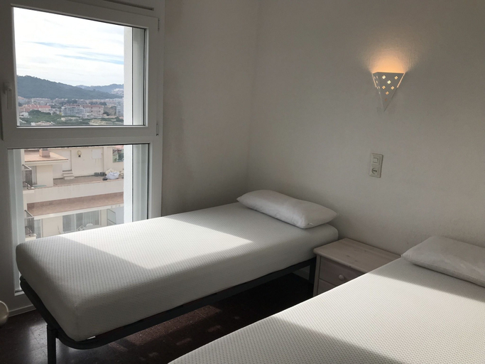 Bedroom 2, Apartamento Elypalace 15-2, Girona