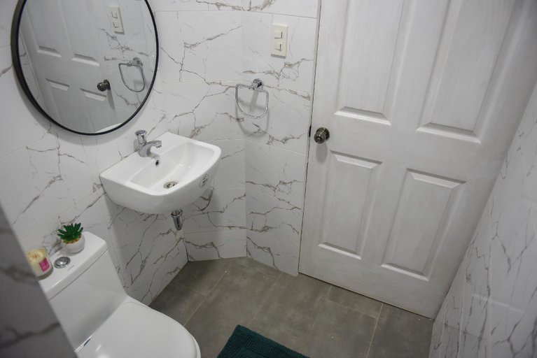 Others 5, Whitehaus BnB, Bais City