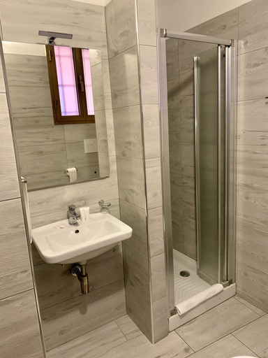 Bathroom 5, Albergo San Vitale, Bologna