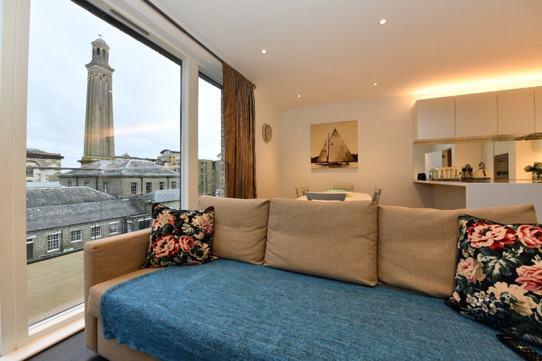 Others 4, Kew Bridge Apartments, London