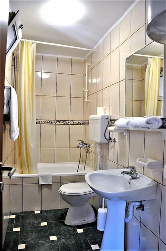 Bathroom 4, Apartments Bracanovic