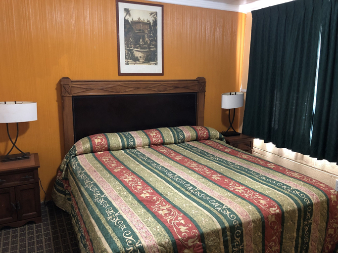 Bedroom 2, Ruta Motel, Riverside
