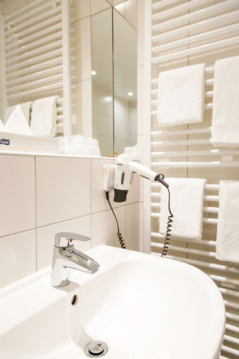 Bathroom 4, Friesen Hotel, Friesland