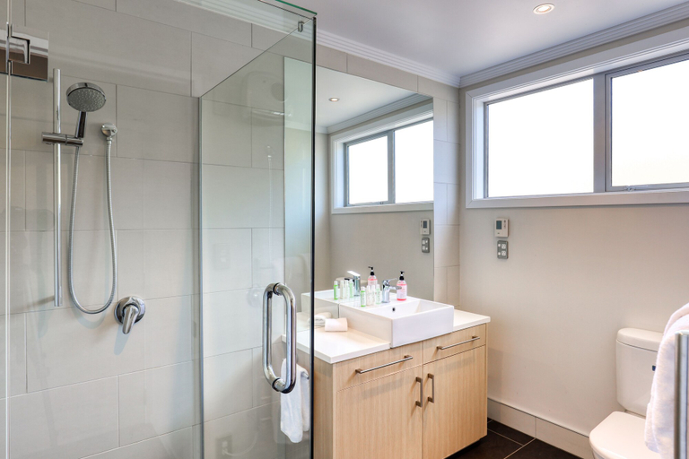 Bathroom 4, Lake Resort by Marsden, Central Otago